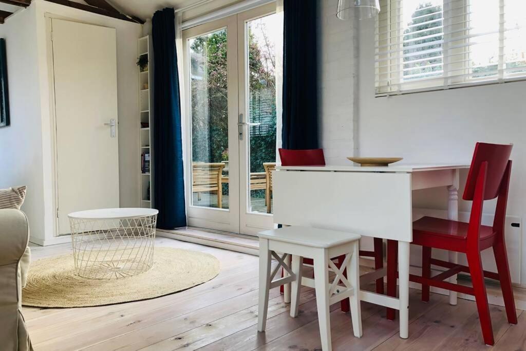 Tiny House In Tuin Van De Statige Villa Mariahof Dordrecht Eksteriør bilde
