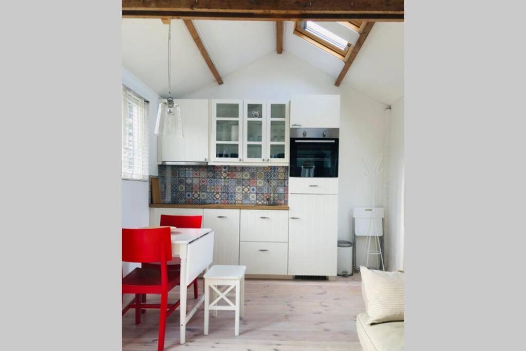 Tiny House In Tuin Van De Statige Villa Mariahof Dordrecht Eksteriør bilde